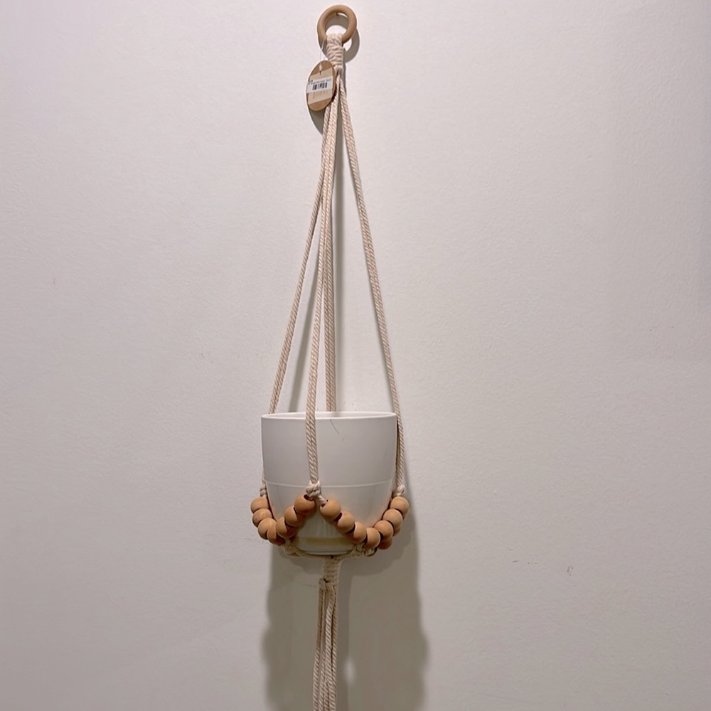 NWT 36” beaded plant hanger, pot not included
